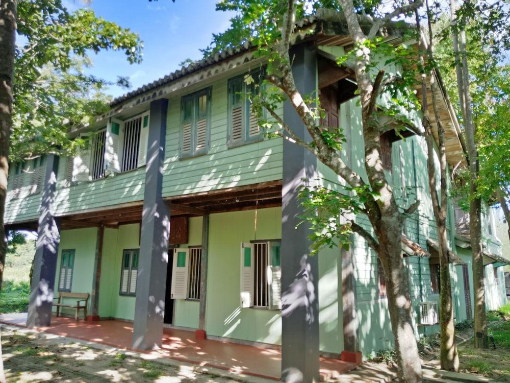 Bon Ton Antique Wooden Villas Pantai Cenang  Eksteriør bilde