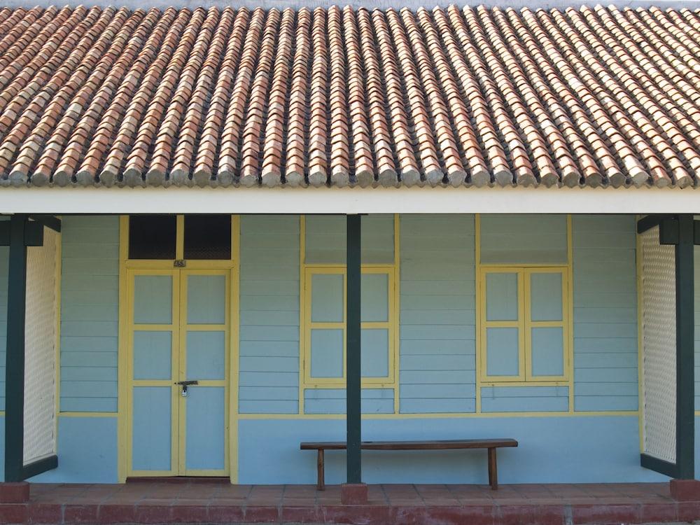 Bon Ton Antique Wooden Villas Pantai Cenang  Eksteriør bilde