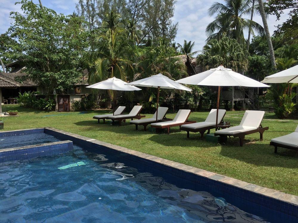 Bon Ton Antique Wooden Villas Pantai Cenang  Eksteriør bilde