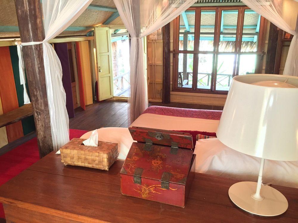 Bon Ton Antique Wooden Villas Pantai Cenang  Eksteriør bilde