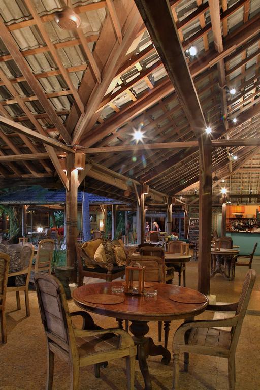 Bon Ton Antique Wooden Villas Pantai Cenang  Eksteriør bilde