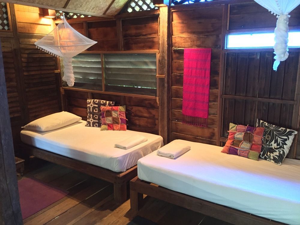 Bon Ton Antique Wooden Villas Pantai Cenang  Eksteriør bilde