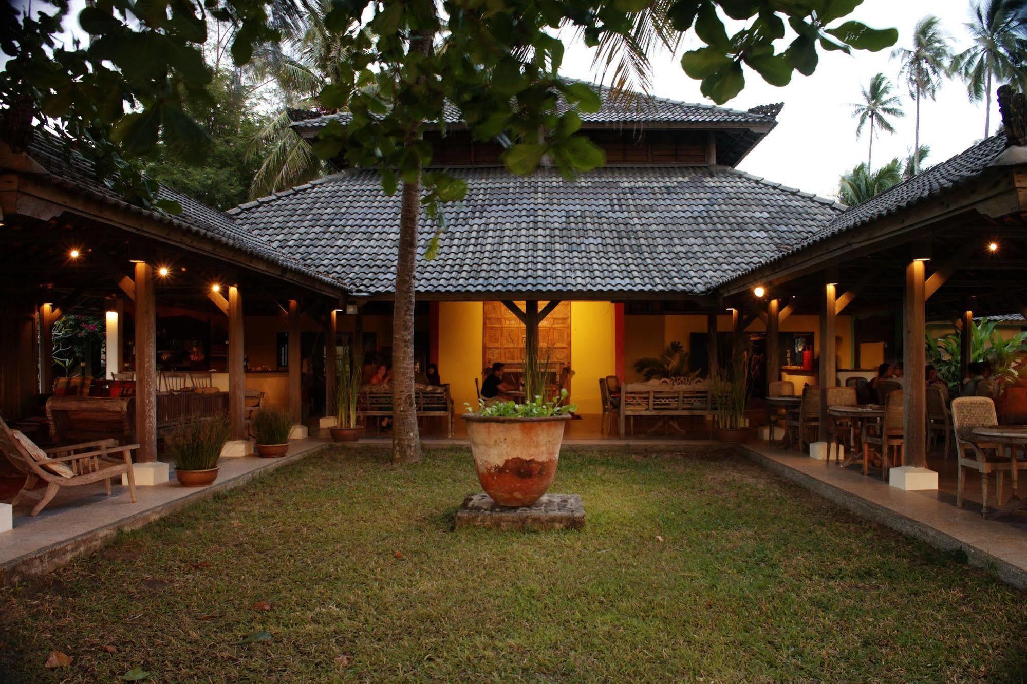 Bon Ton Antique Wooden Villas Pantai Cenang  Eksteriør bilde