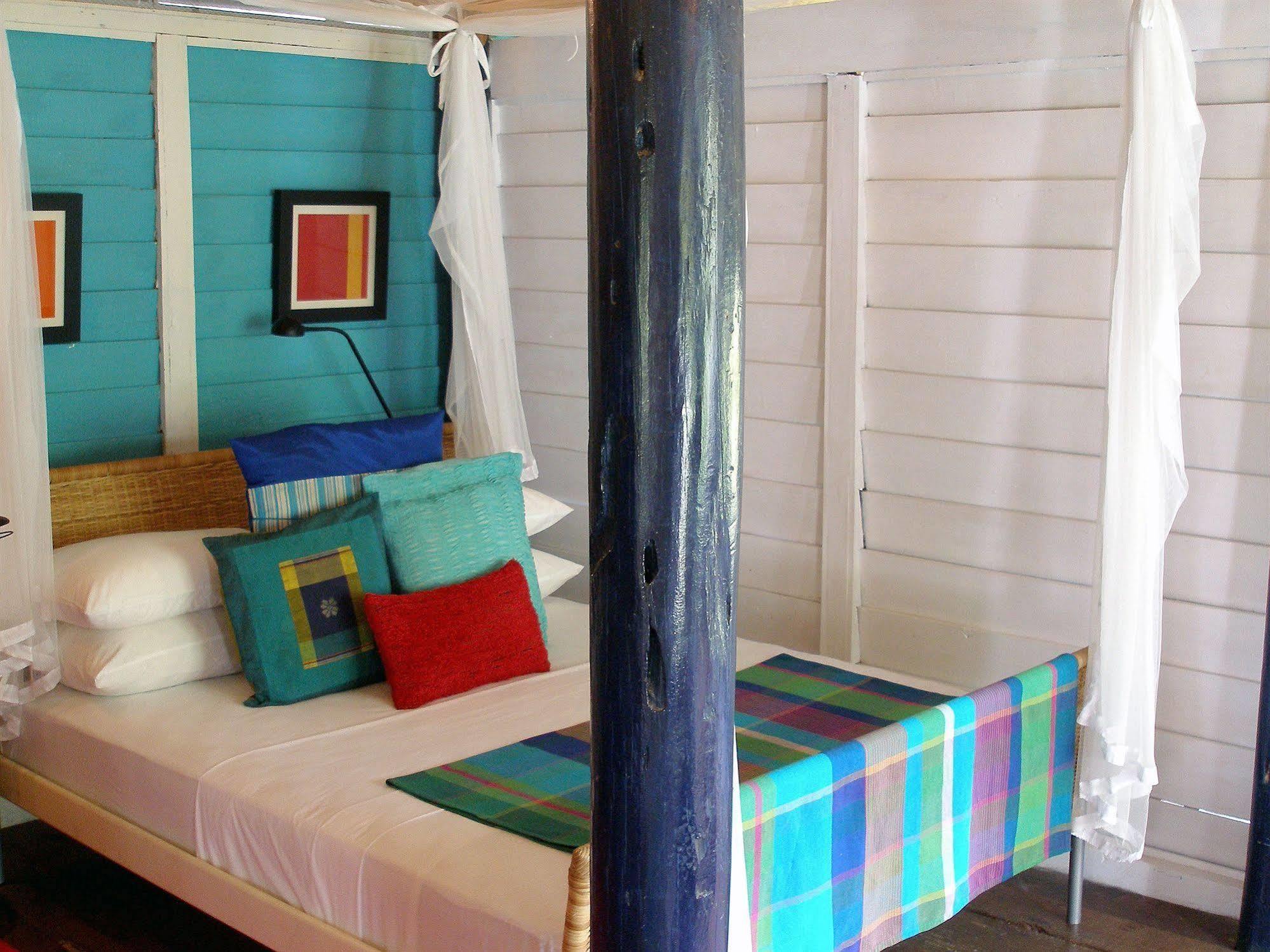 Bon Ton Antique Wooden Villas Pantai Cenang  Eksteriør bilde