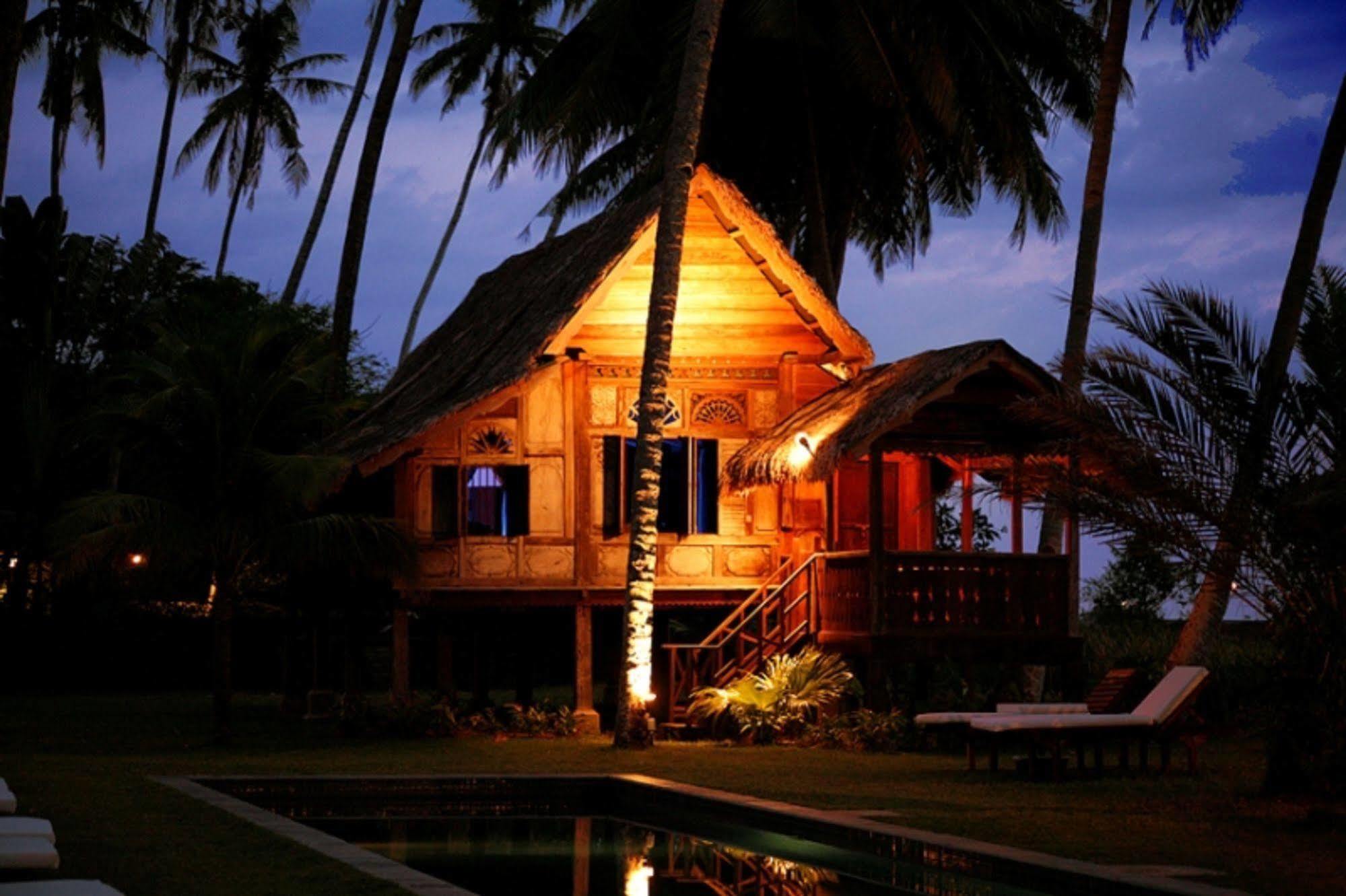 Bon Ton Antique Wooden Villas Pantai Cenang  Eksteriør bilde
