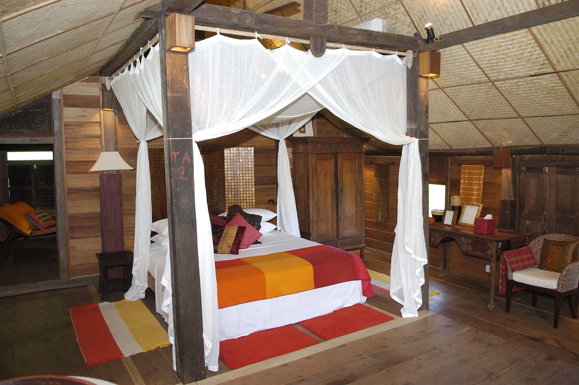 Bon Ton Antique Wooden Villas Pantai Cenang  Eksteriør bilde
