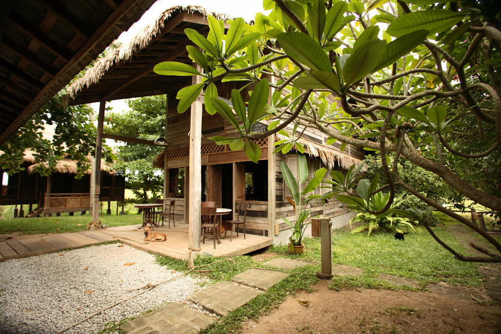 Bon Ton Antique Wooden Villas Pantai Cenang  Eksteriør bilde
